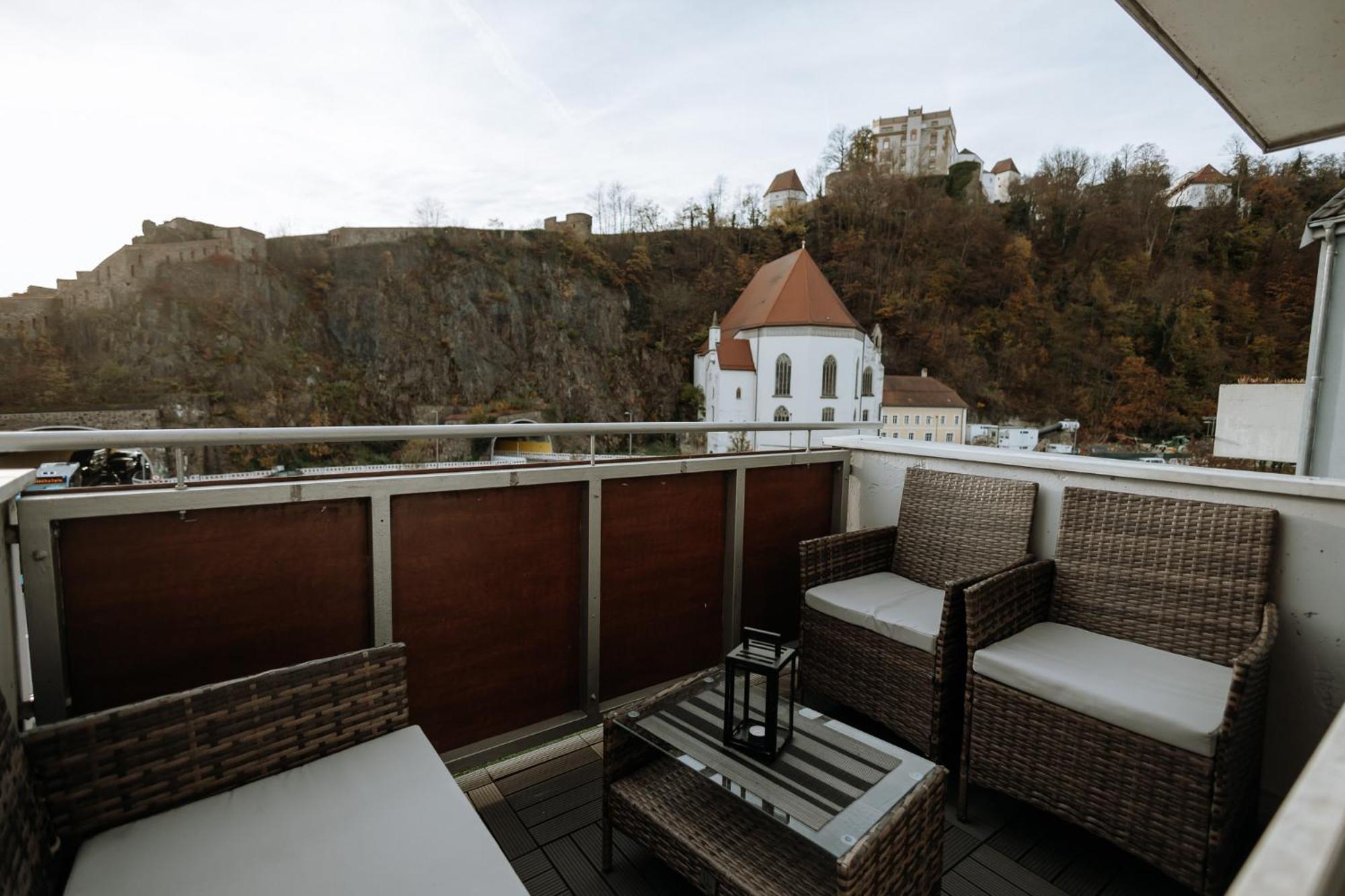 Stilvolles Appartement Mit Blick Auf Das Dreifluesse-Eck Passau Luaran gambar